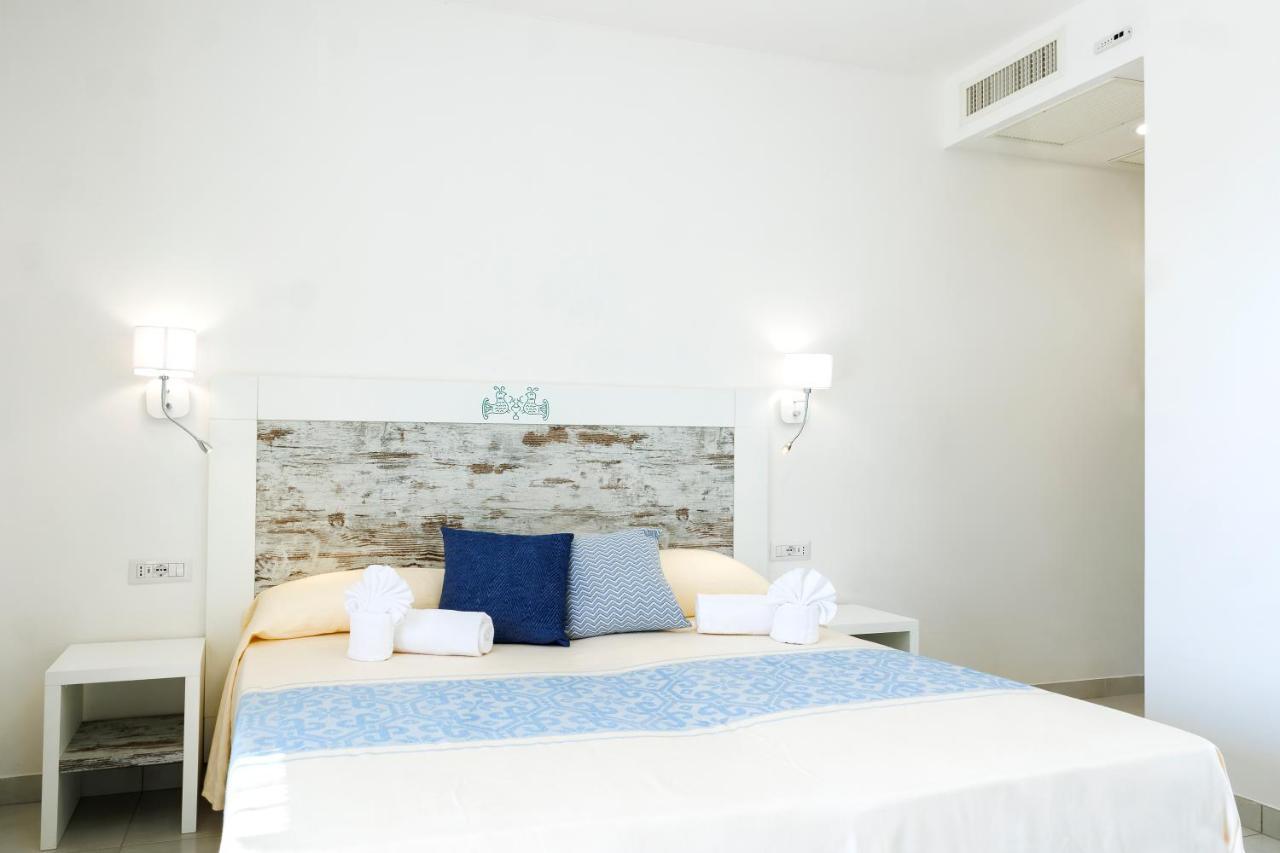 Mercury Beach Hotel SantʼAntìoco Exterior foto