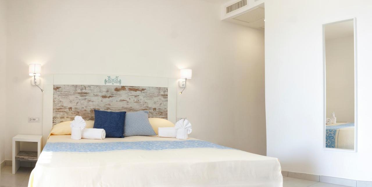 Mercury Beach Hotel SantʼAntìoco Exterior foto